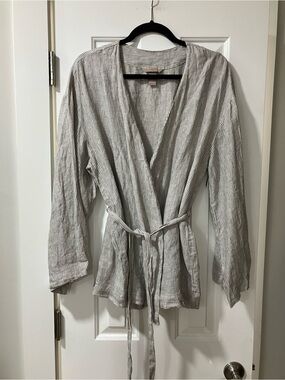 H&M Gray and White Striped Wrap Robe Top